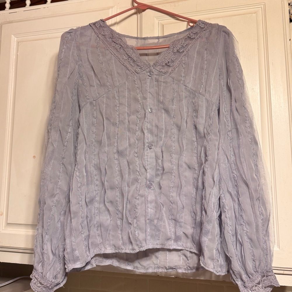 Elegant Lace Trimmed Women's Top - Light Purple